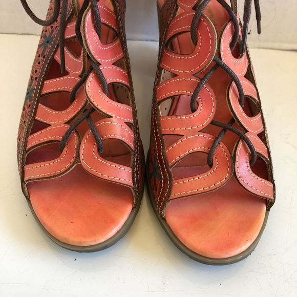 Beautiful L’Artiste spring step pink heeled flower sandals - Picture 6 of 15